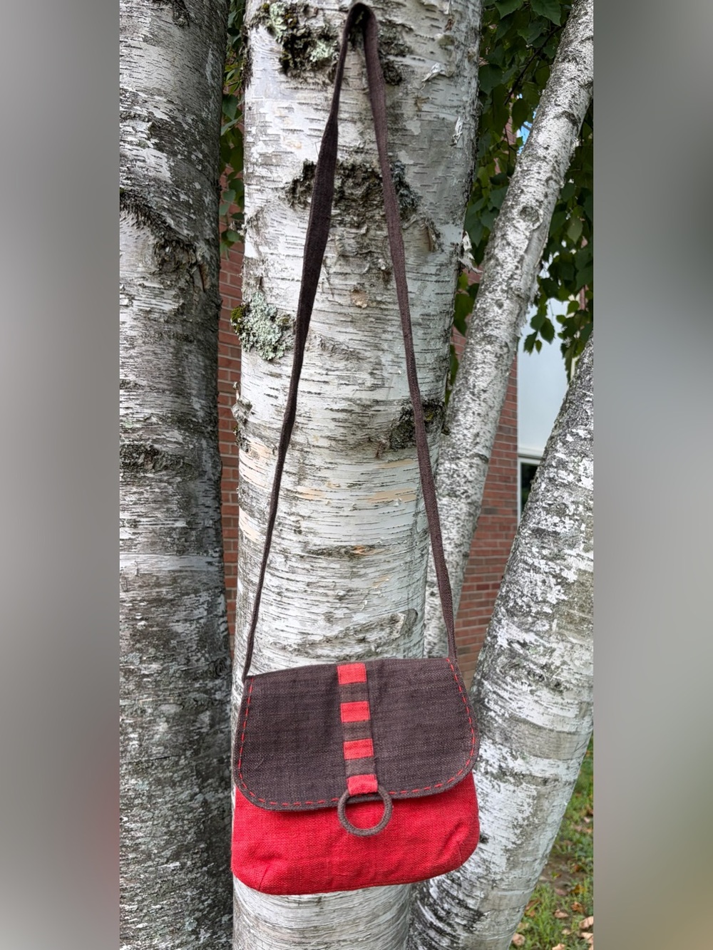 NWOT Cute Red & Dark Brown Hemp Crossbody Purse. Ten Thousand Villages